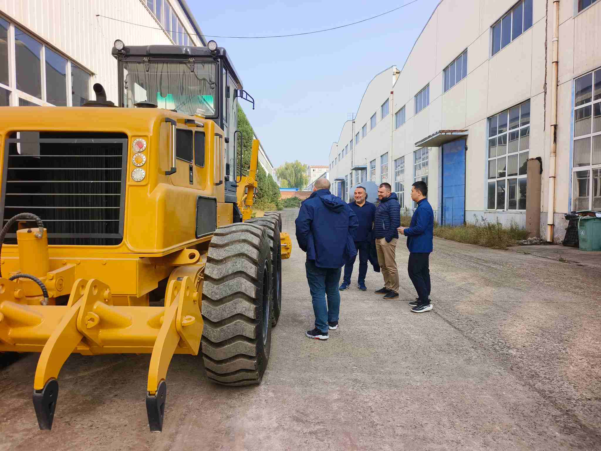 motor grader supplier