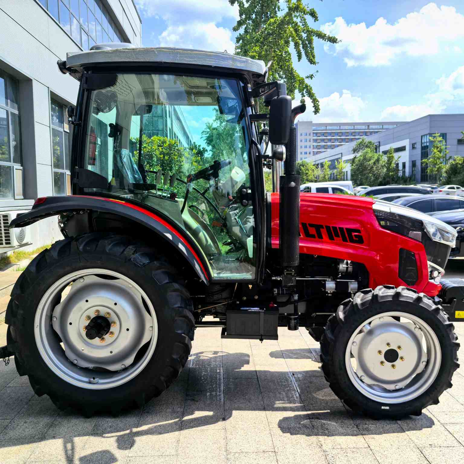 90hp wheeled tractor