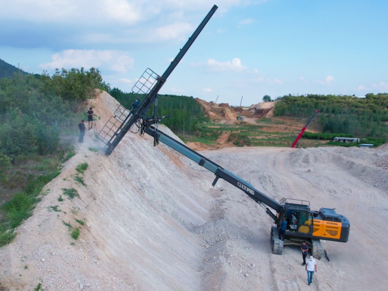 Efficacité synergique : pourquoi le duo pelle hydraulique et chargeuse sur fourche est la référence en matière d’opérations minières