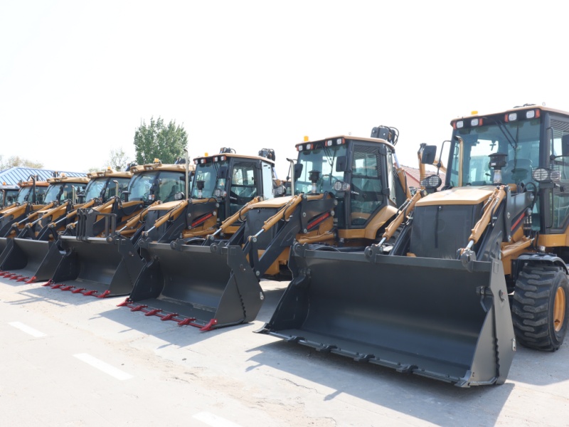 Chargeuse Bakchoe - Une machine, deux fonctions