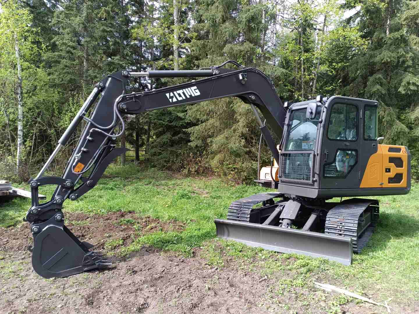 Small Excavator 7.5 ton Crawler Excavator with Imported EPA Engine