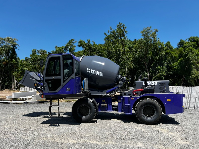 Un client brésilien met en service avec succès la bétonnière automotrice LTM26.